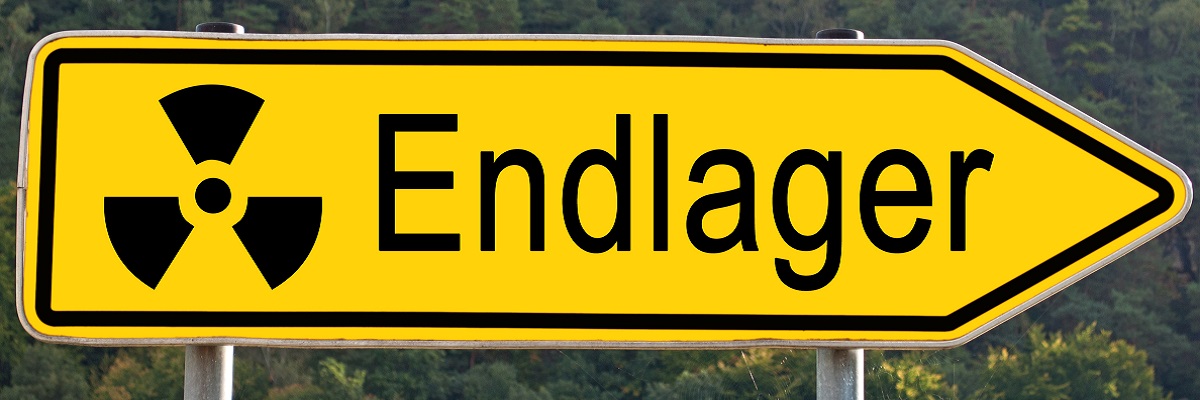 Wegweiser mit der Aufschrift Endlager für Atommüll Wegweiser mit der Aufschrift Endlager für Atommüll