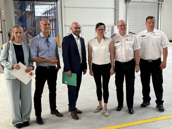 Besuch im Katastrophenschutz-Warmlager